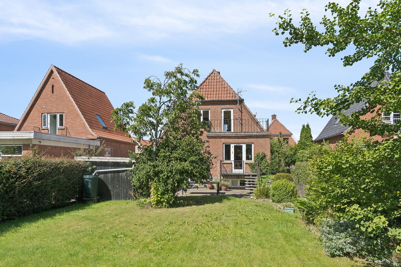image 02